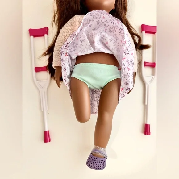 18” Our Generation - Suzee With Amputated Leg (crutches added) - Picture 3 of 12